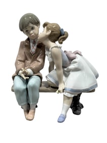 Lladro "First Kiss" Figurine 7635 w/ Orig. Box