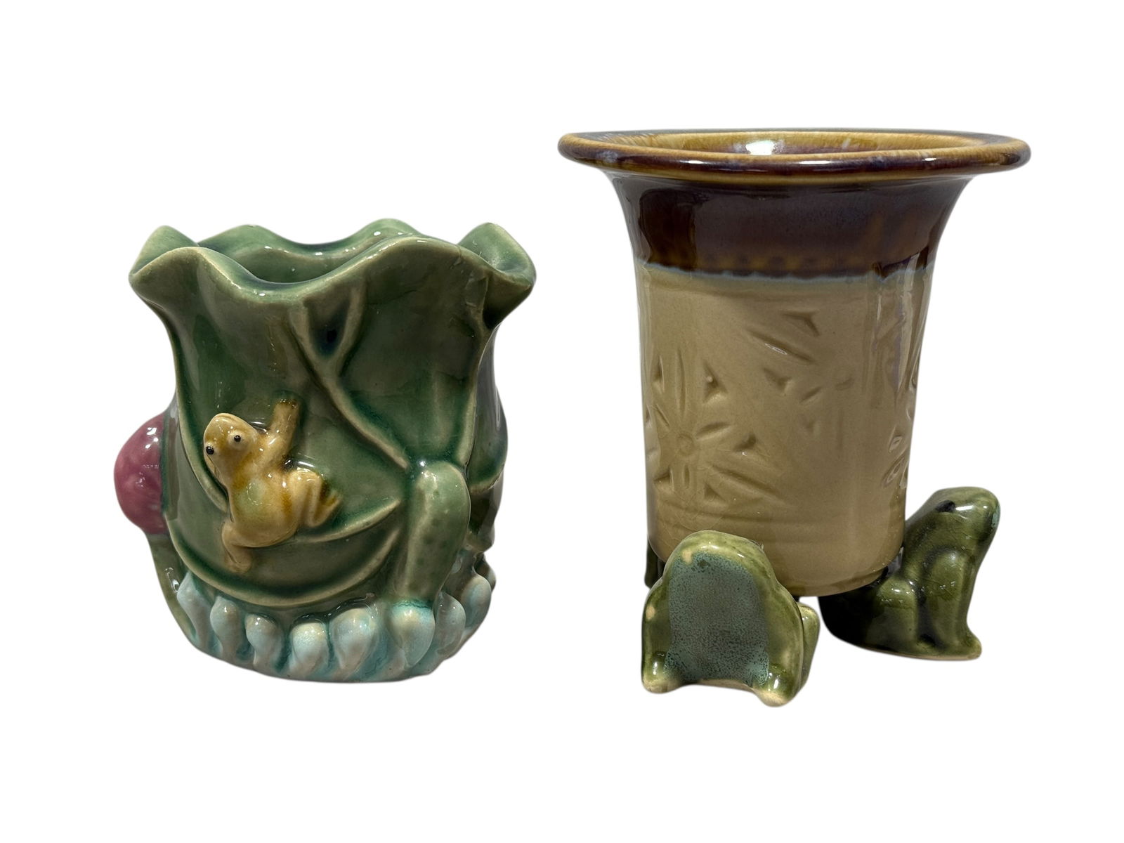 Group of 2 Vintage Majolica Frog Vases: Group of 2 Vintage Majolica Frog Vases. Measures 3.75" H & 4.5" H.