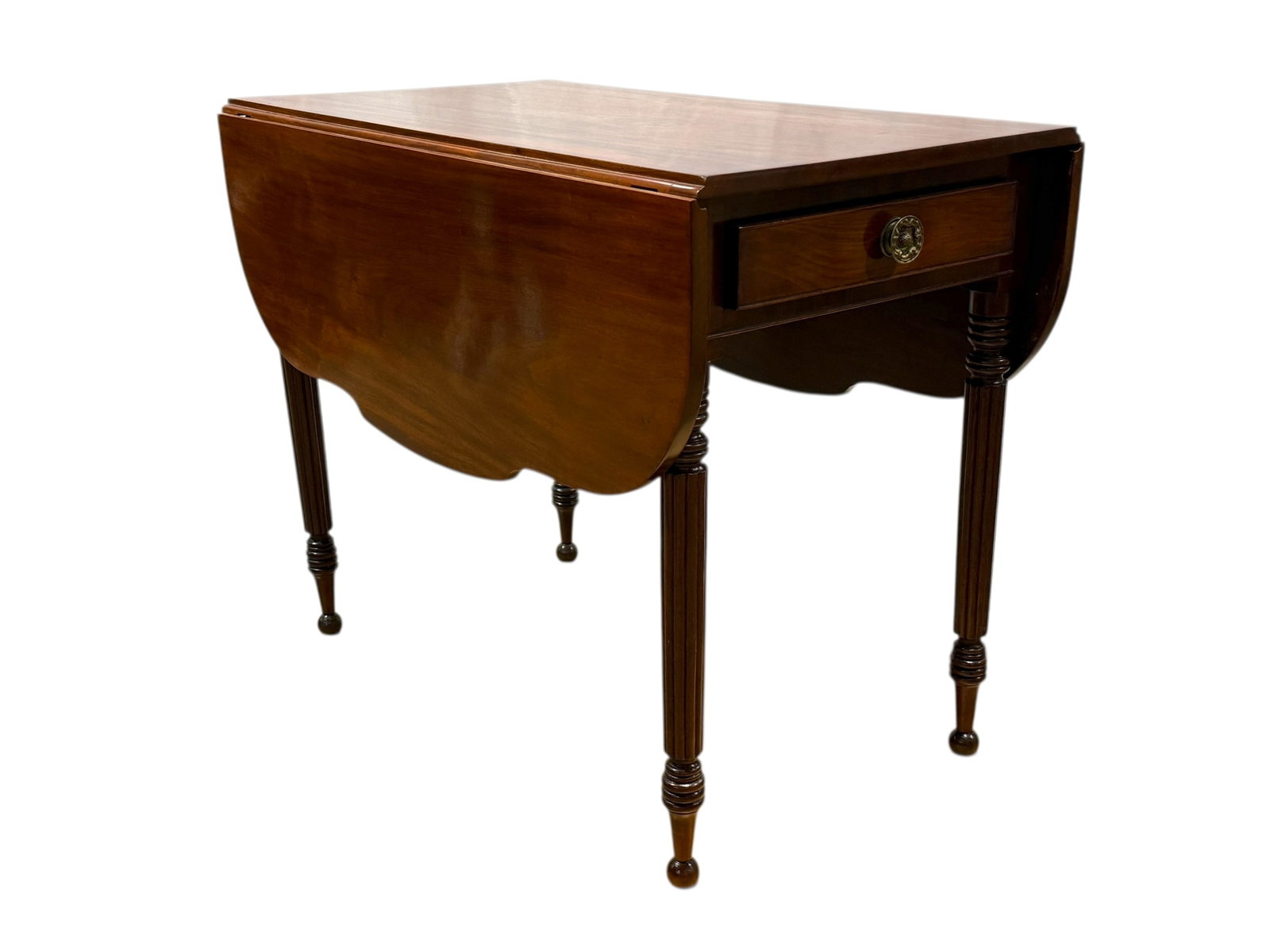 19th C. American Sheraton Pembroke Table Cir 1840: 19th C. American Sheraton Pembroke Table Cir 1840. Has single drawer. Measures 28.75" H x 20.75" W x 36" D with leaves down. Measures 28.75" H x 46.75" W x 36" D with leaves up.