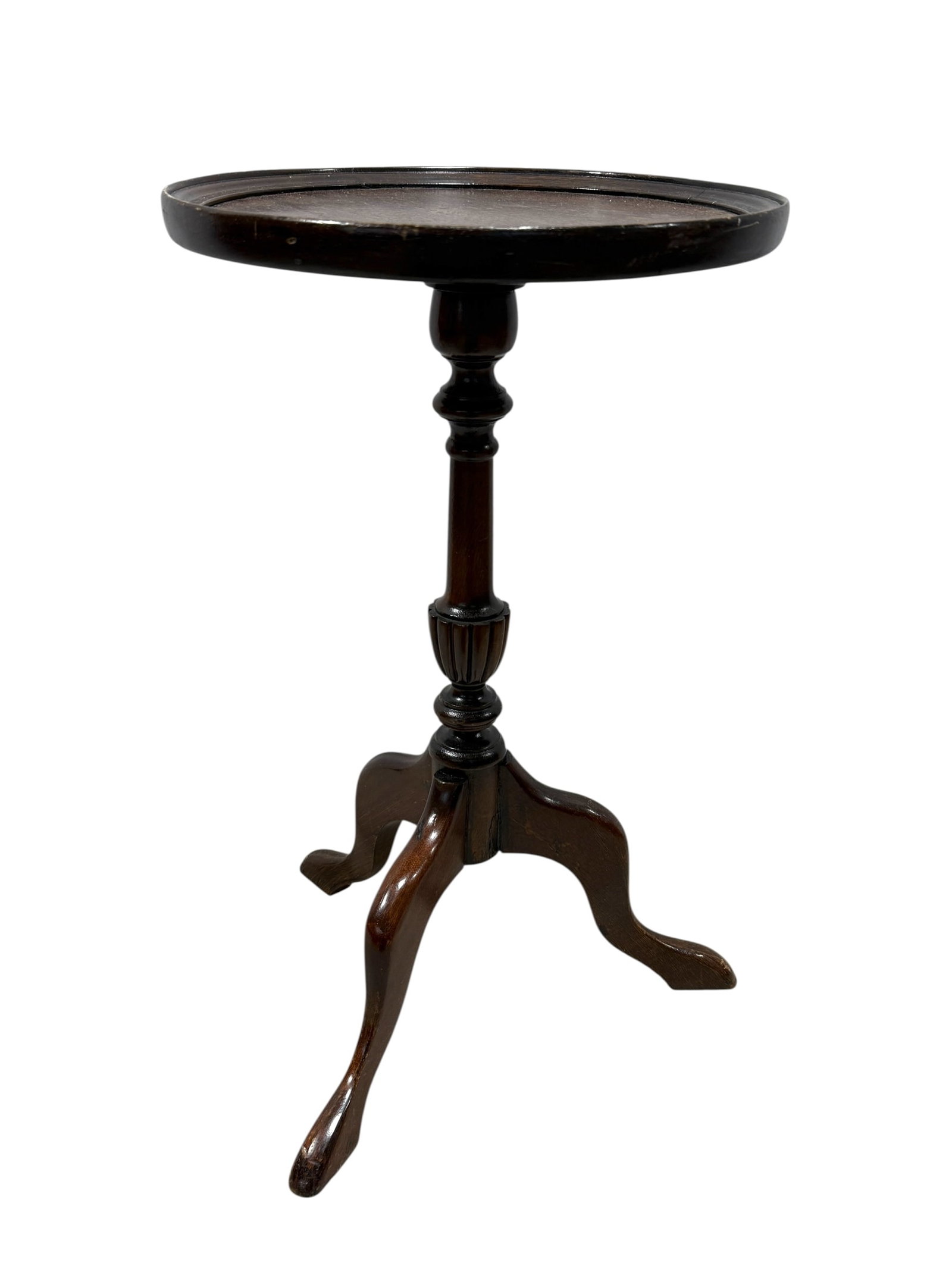 Vintage Low Mahogany Stand: Vintage Low Mahogany Stand. Measures 20" H x 11.75" W x 11.75" D. Has scuffs, scratches and 1 leg is cracked.