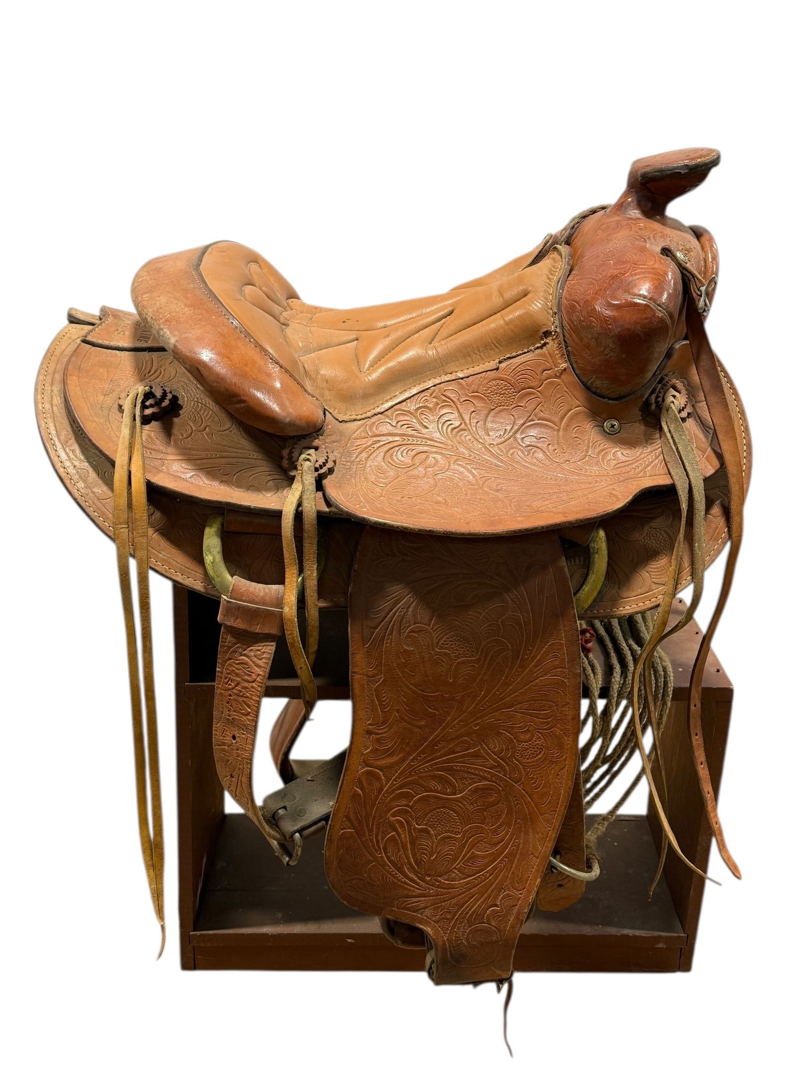 Saddle King of Texas Horse Saddle w/ Stand (1 of 11)
