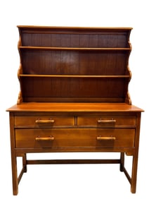 Cushman Colonial Creation Stepback Hutch