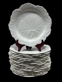 Set of 15 Creamware Wedgwood Cabbage Plates