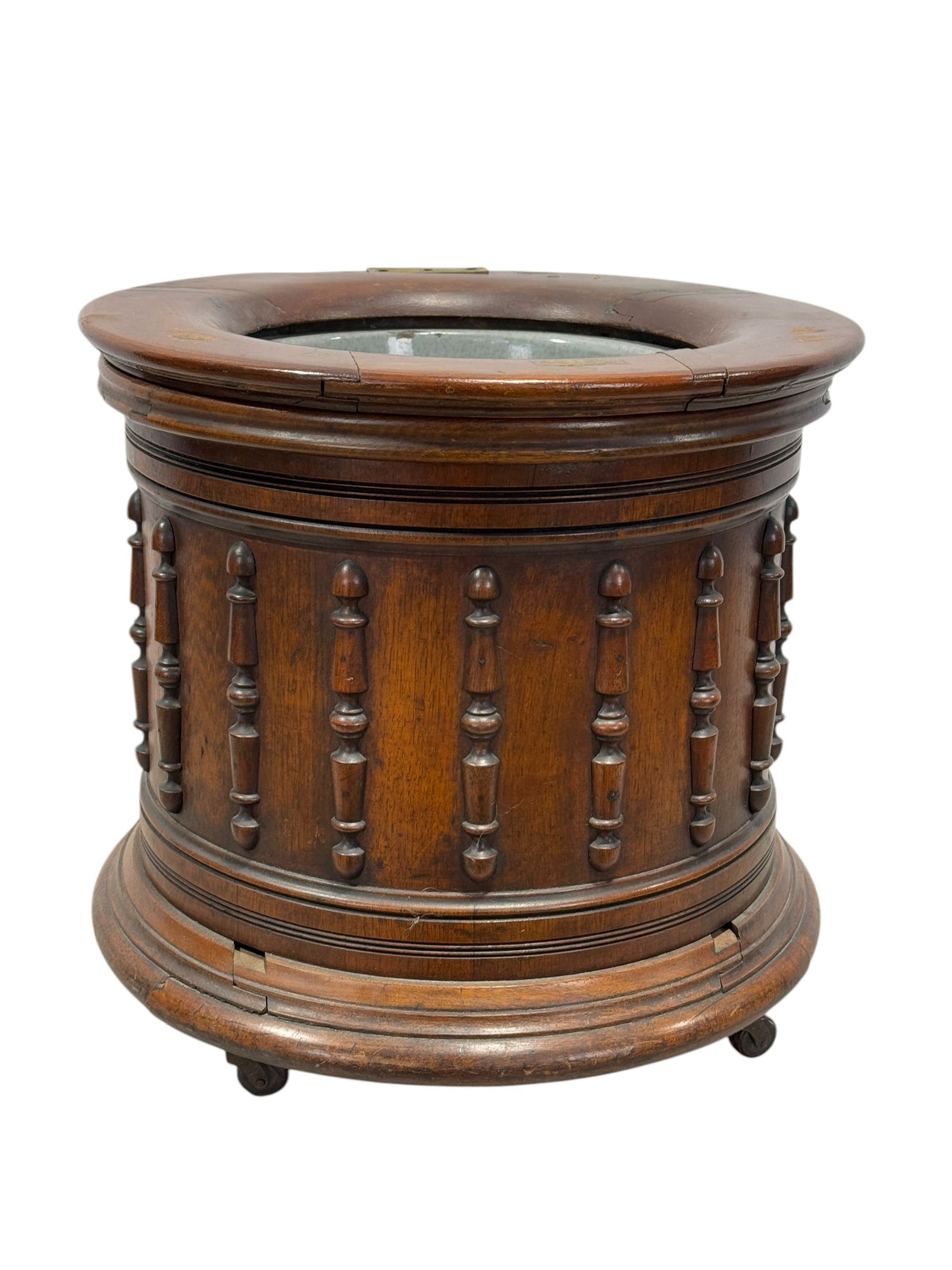 Antique Chamber Pot (1 of 9)