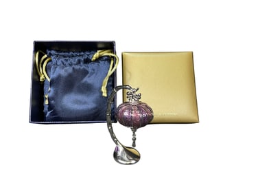 Estee Lauder "Royal Lantern" Solid "Pleasures" Perfume Compact