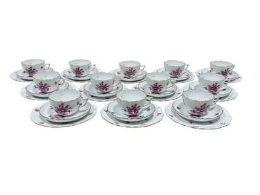 36Pc of Fine Herend 'Nanking Bouquet' Porcelain