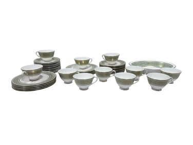 Royal Doulton English Renaissance Bone China (44Pcs)