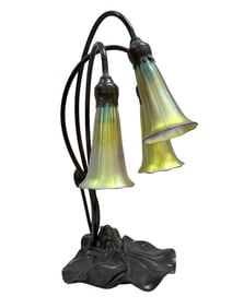 Fine Quality Bronze 3 Light Lily Lamp