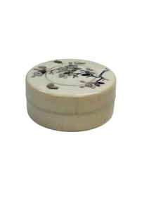 Fine Shibayama Okimono Meiji Covered Box