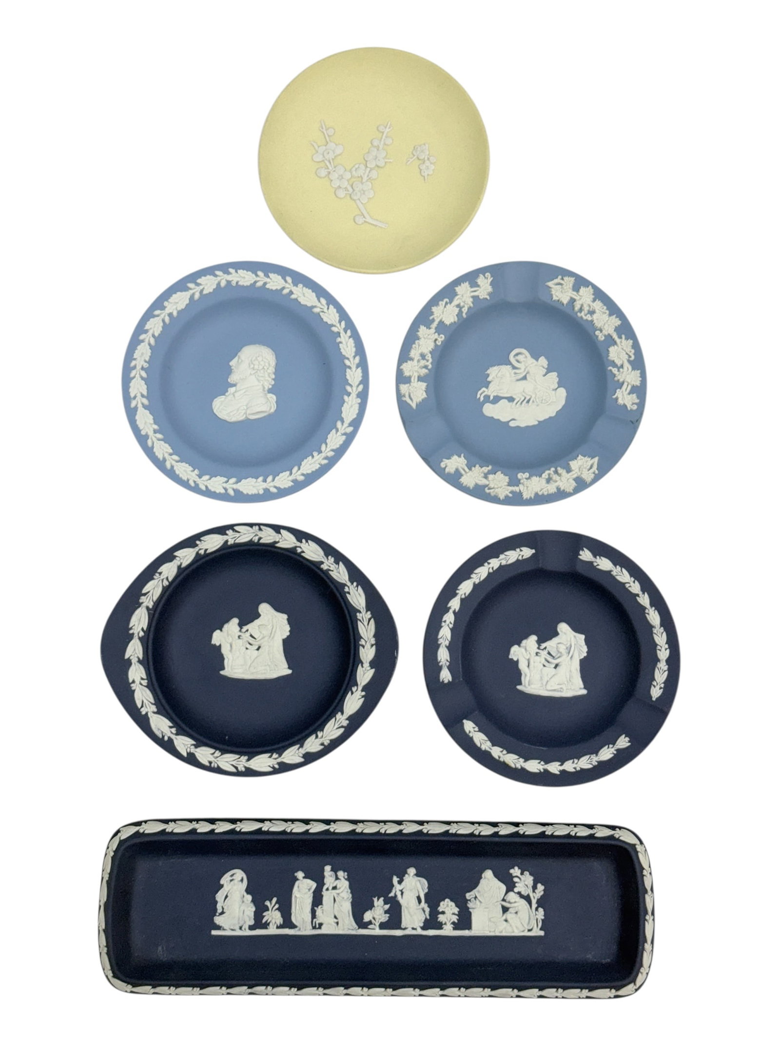 Group of 6 Wedgwood Trays: Group of 6 Wedgwood Trays. In good condition.