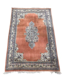 Hand Knotted Persian Nain Style Rug