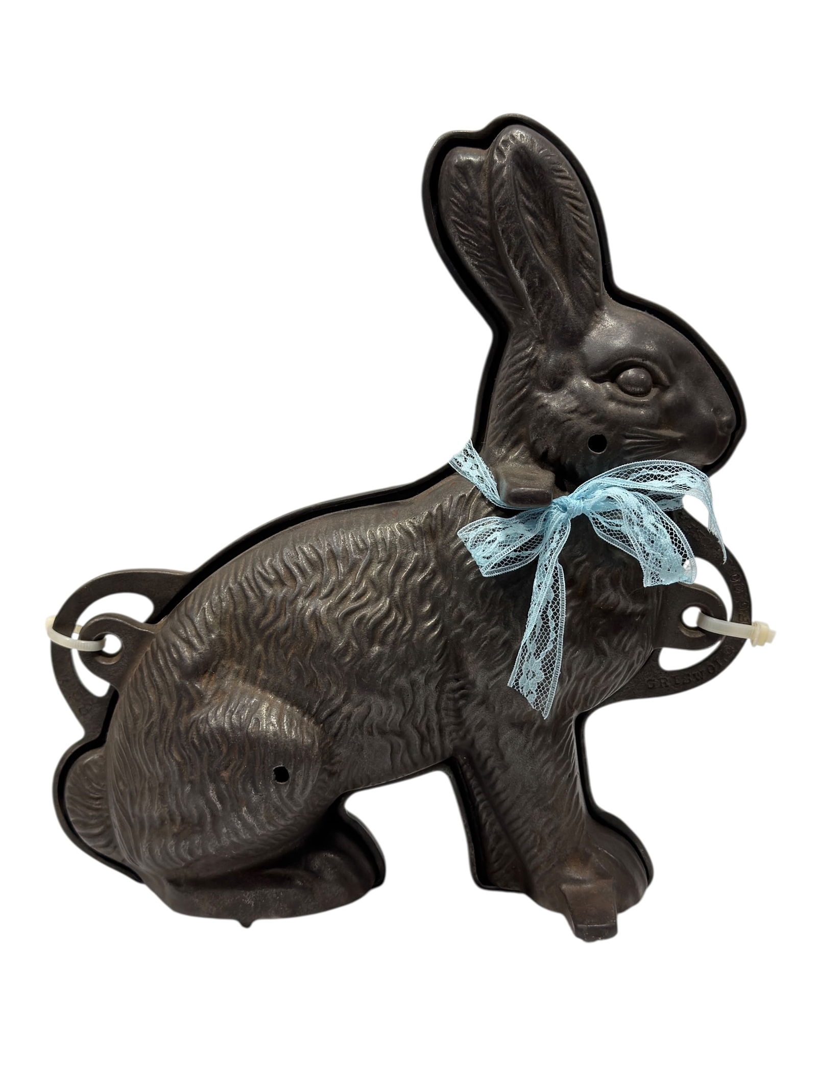 Cast Iron Griswold Co. Rabbit Mold: Cast Iron Griswold Co. Rabbit Mold. Is marked Griswold Co. Measures 11" H x 10" W. In good condition.