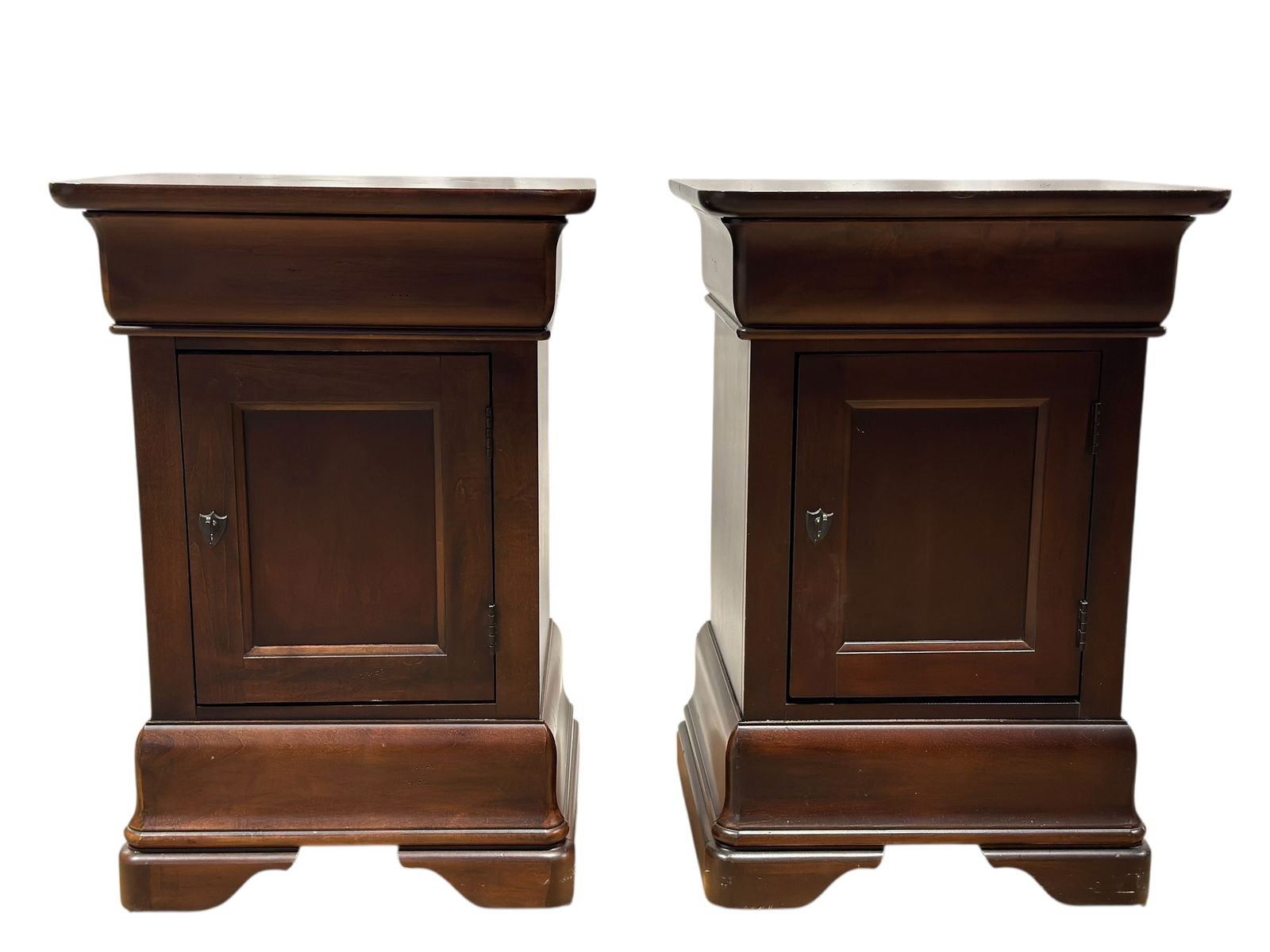 Pair of Hooker Furniture Wood Nightstands (1 of 9)