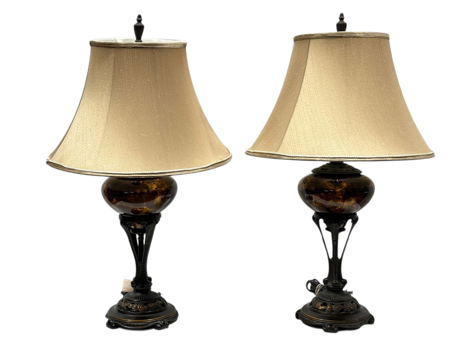 Pair of Traditional Glass and Metal Table Lamps (1 of 6)