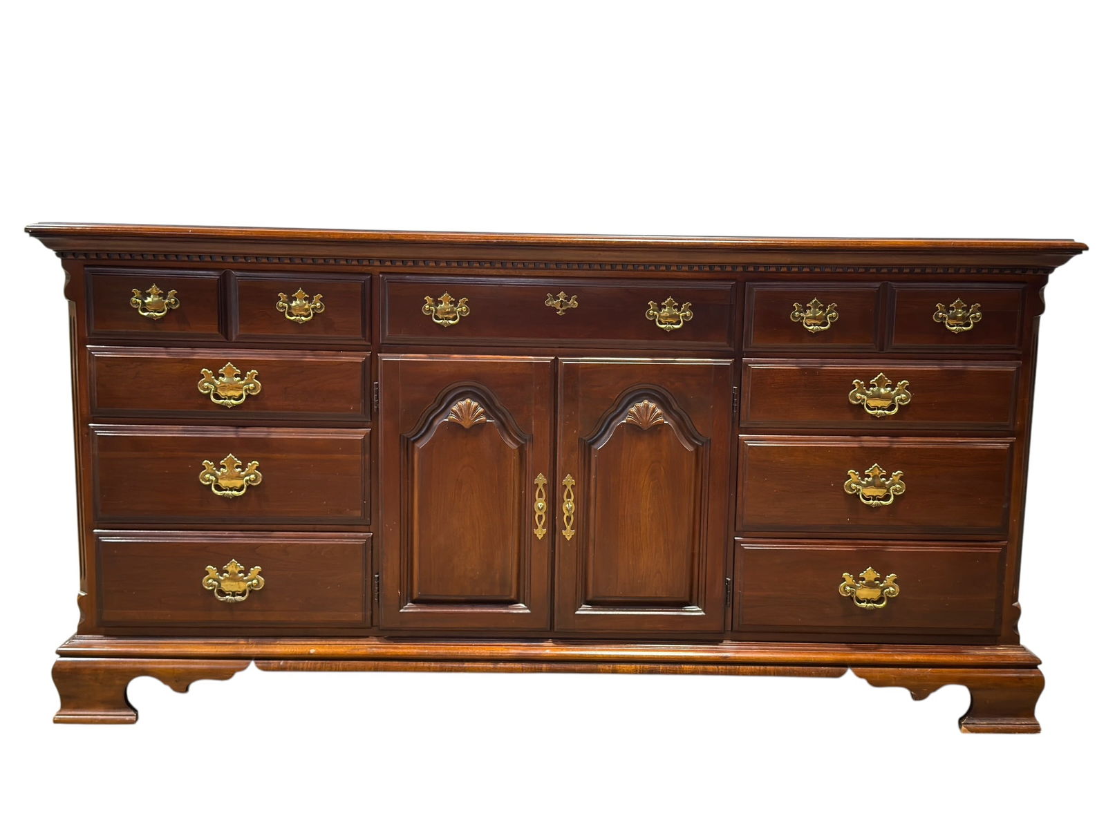 Cherry Lexington Furniture Dresser (1 of 8)