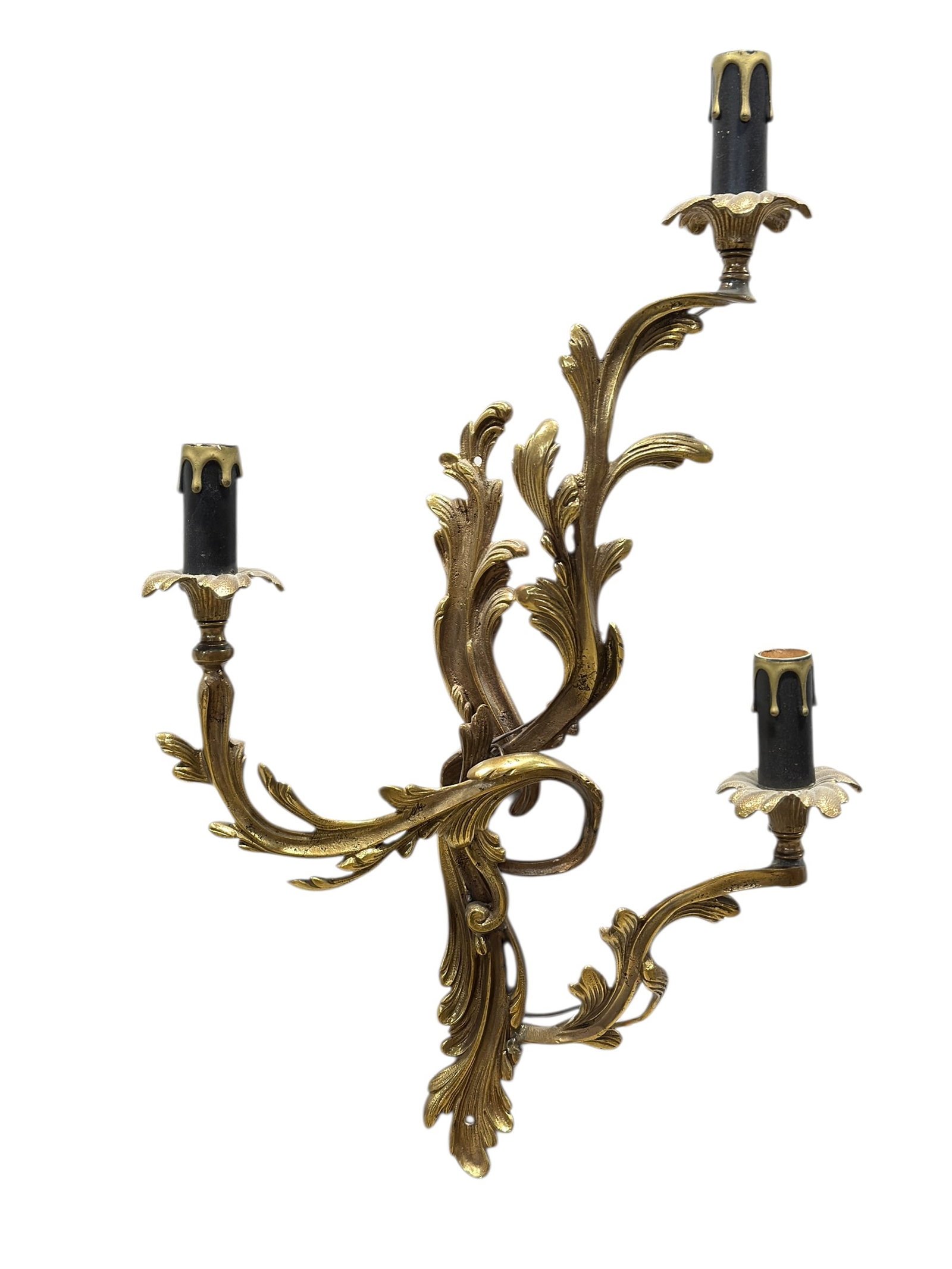 20th C. French Louis XV Style Gilt Bronze 3 Light Wall Sconce: Decorative 20th century French Louis XV style gilt bronze three-light wall sconce featuring an ornate Rococo-inspired design with scrolling acanthus foliage and asymmetrical branching arms extending f