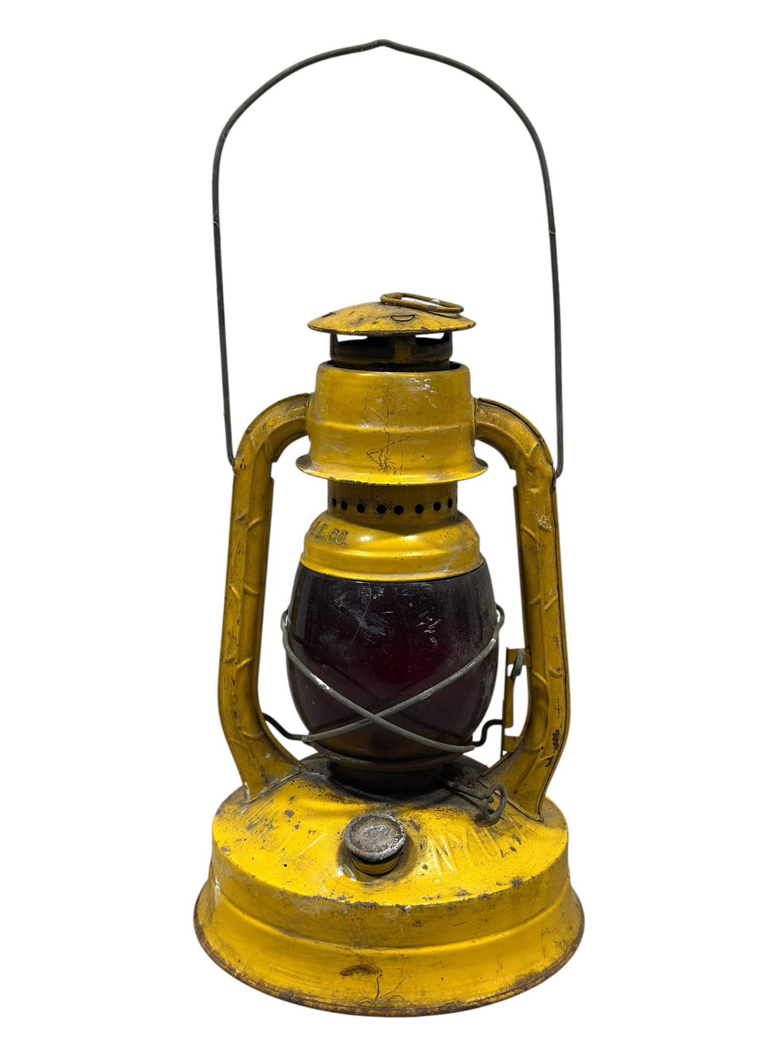 G&E Co. No. 100 Yellow Railroad/Utility Lantern: Vintage railroad or utility lantern marked “No. 100” on the base and “G & E Co.”, retaining a worn original yellow painted finish and fitted with a deep red signal globe secured by wir