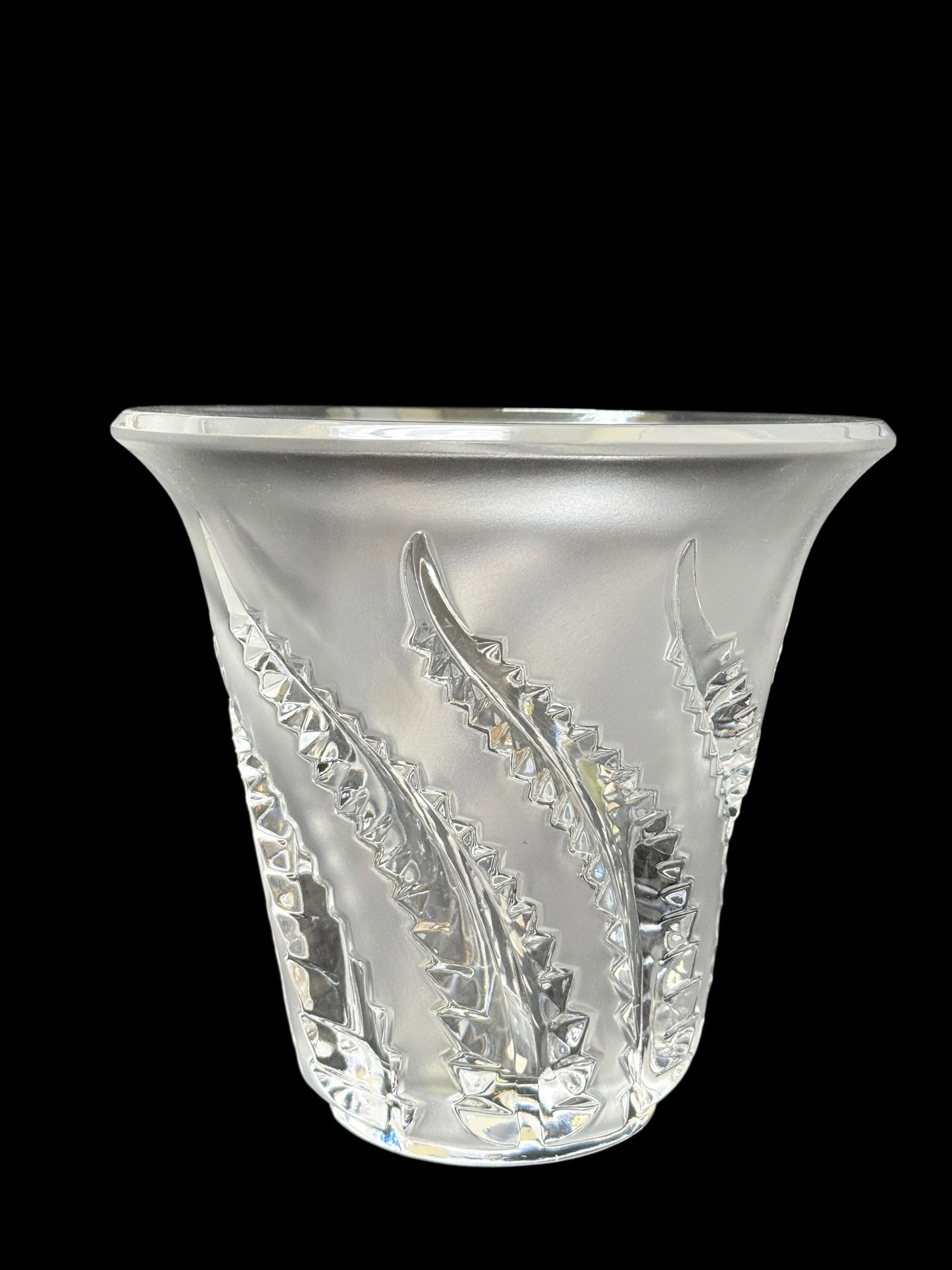 Signed Lalique "Lobelia" Fern Leaf Crystal Vase: This elegant "Lobelia" vase is a celebrated design that showcases the house's mastery of molded, translucent, and frosted crystal. The vase is defined by a sophisticated fern-inspired motif, with deli