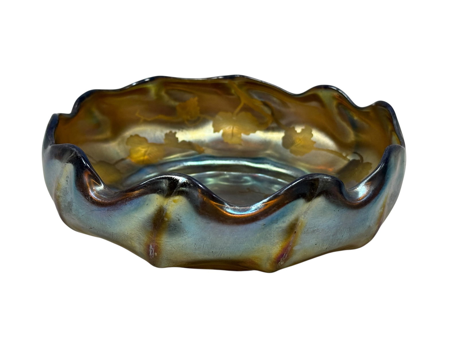 Signed Louis Comfort Tiffany Gold Favrile Glass Intaglio Etched Grapevine Bowl: This is a beautiful, authentic Louis Comfort Tiffany Favrile art glass bowl, dating to the early 20th century (circa 1910–1920). The piece features a striking, low-profile form with a dramatically r