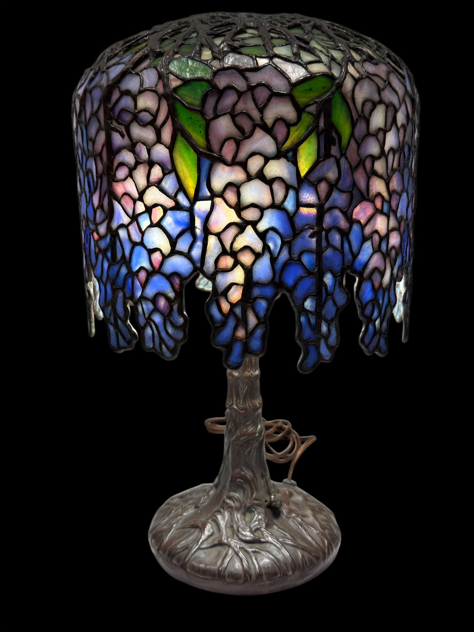 Tiffany Studios "Wisteria" Leaded Glass and Bronze Table Lamp (1 of 18)