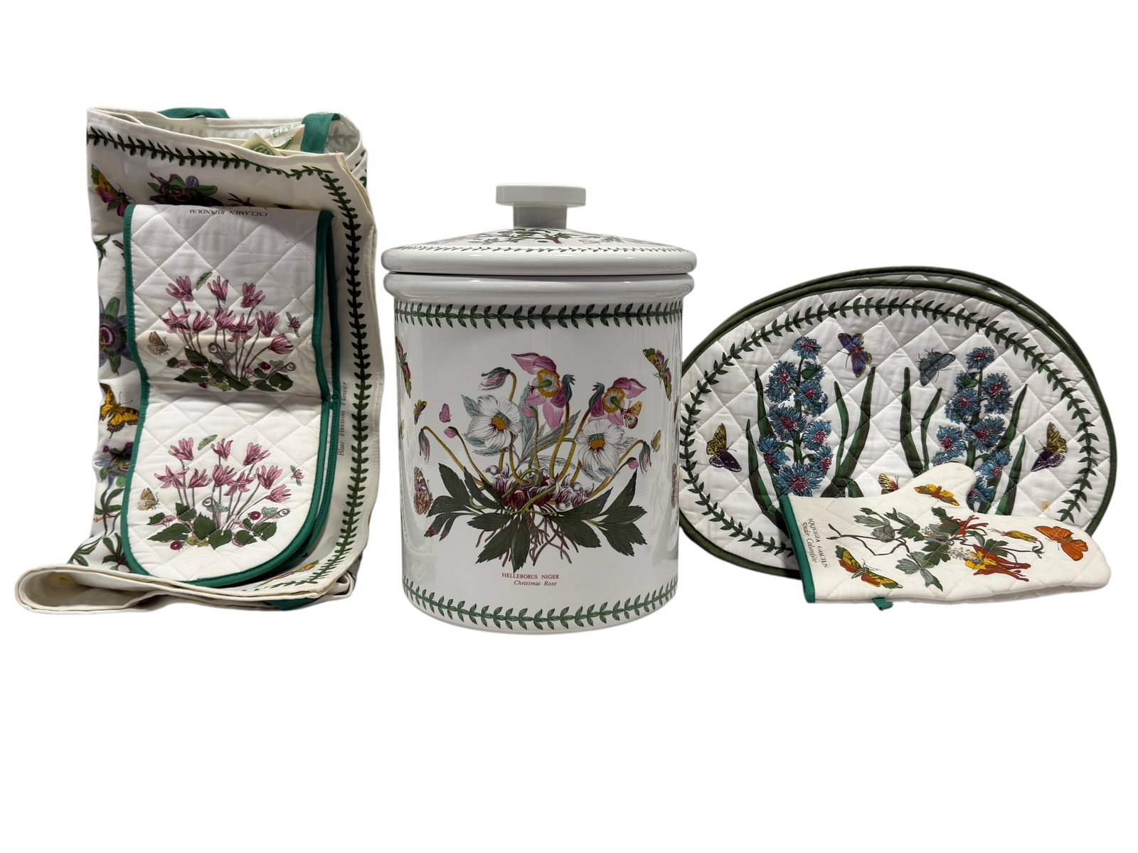 Portmeirion "The Botanic Garden" Bread Crock & Kitchen Textiles Group (1 of 15)