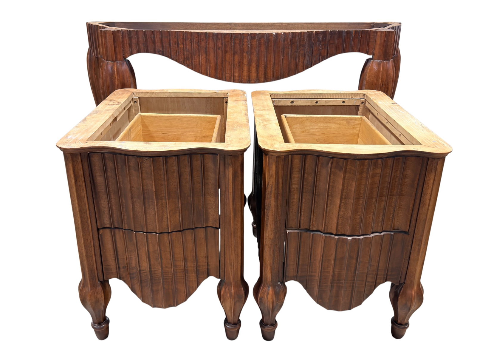 Art Deco Walnut Console Table & Matching End Tables: A stylish three-piece Art Deco furniture grouping, circa 1930s, comprising a console table and a pair of matching end tables, all executed in warm walnut with strongly vertical fluted and reeded decor
