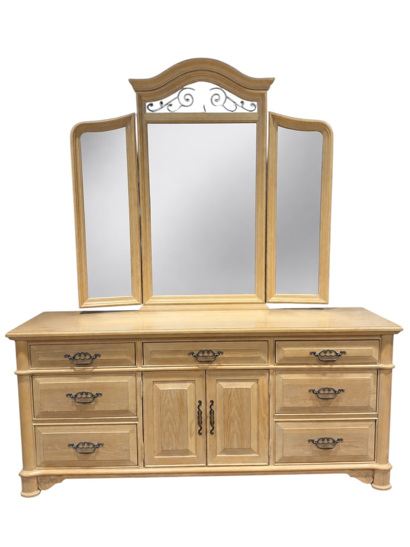 Thomasville Light-Finish Triple Dresser w/ Tri-Fold Mirror (1 of 10)