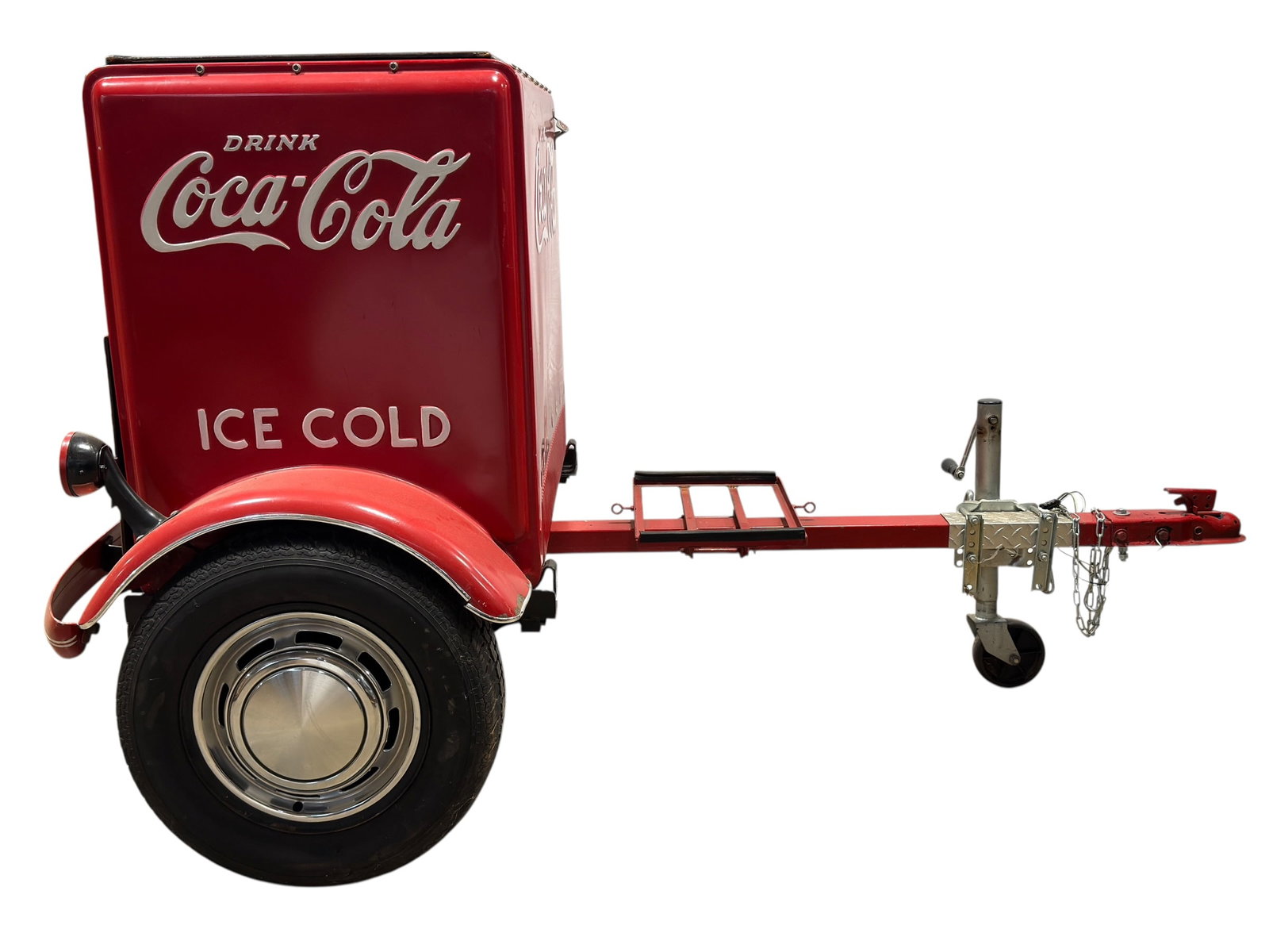 Coca-Cola "Ice Cold" Mobile Cooler Trailer by Cavalier (1 of 20)
