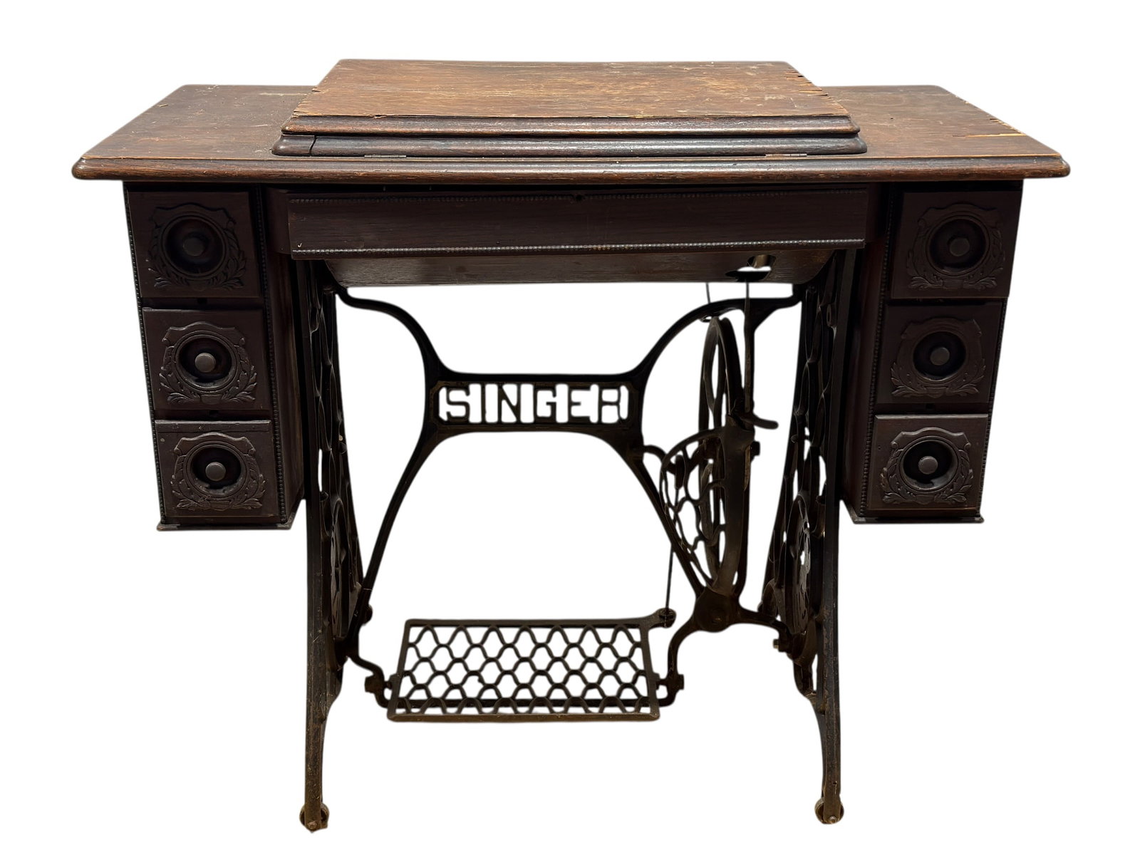 1917 Singer Model 66 "Red Eye" Treadle Sewing Machine in Oak Cabinet (1 of 20)