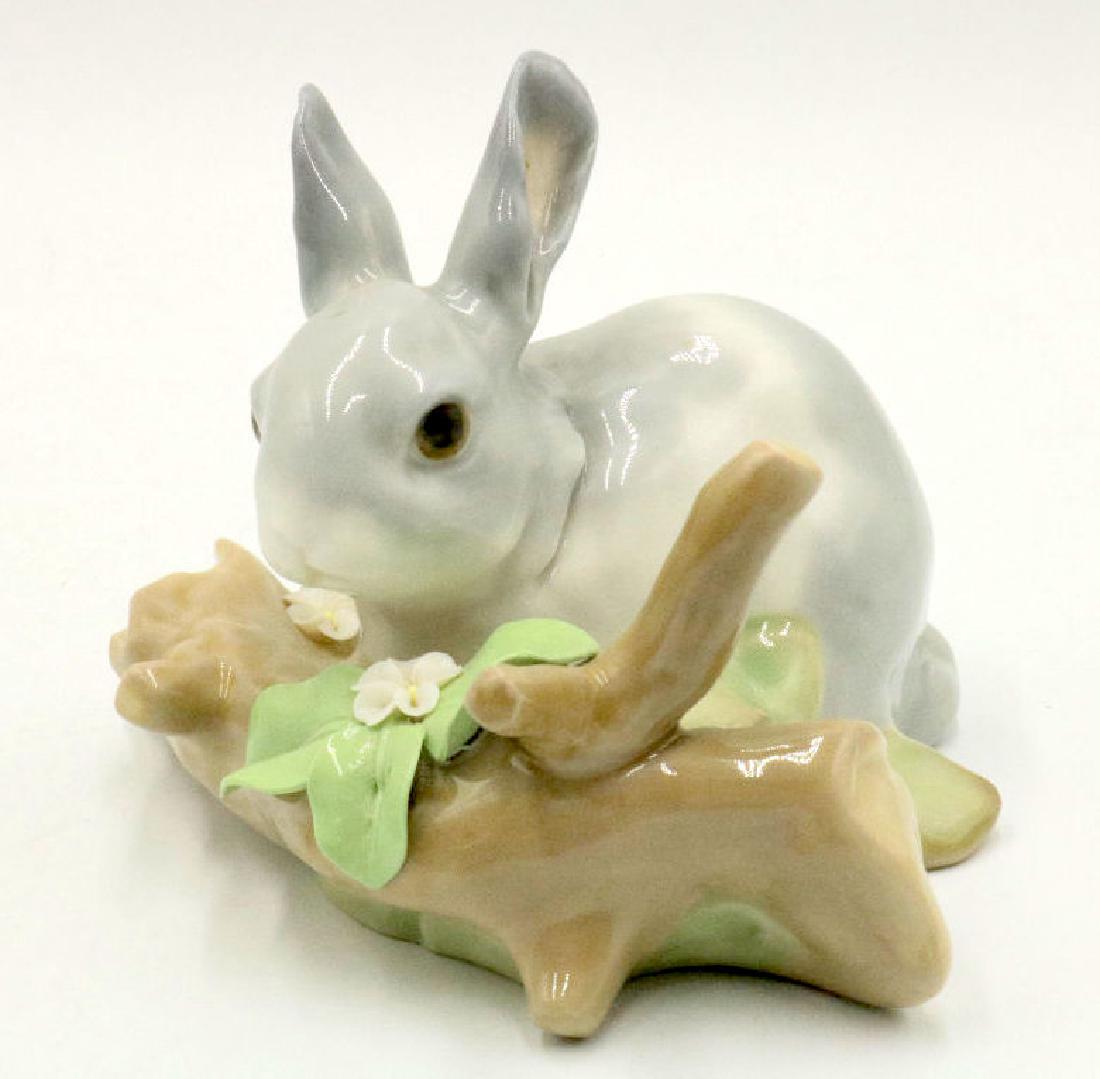 Lladro "Rabbit Eating" #4773 Porcelain Figure (1 of 3)