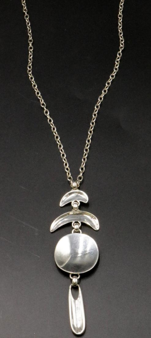 Robert Lee Morris Sterling Necklace: Robert Lee Morris Sterling Silver Necklace. Weight - 26.2 grams. Measures - 22" long (neck).