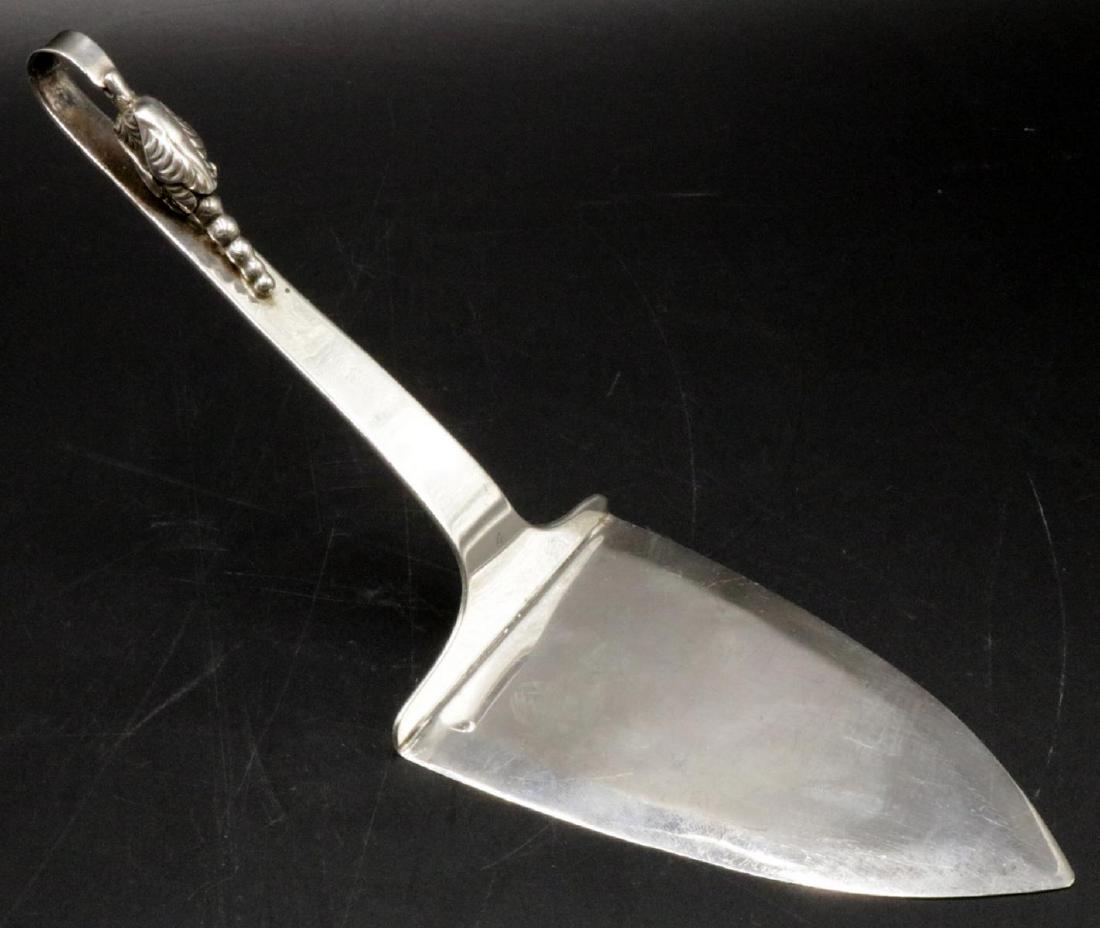 A.G.F. Mexico Sterling Pie Server (1 of 3)