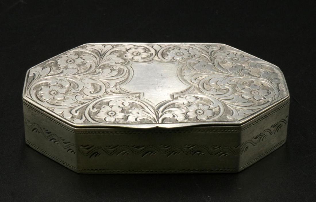 Robert Chandler Sterling Silver Snuff Box (1 of 5)