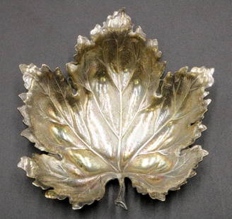 Mario Buccellati Sterling Maple Leaf Dish: Mario Buccellati Sterling Silver Maple Leaf Dish. Measures - 3" wide. Weight - 35.1 grams.