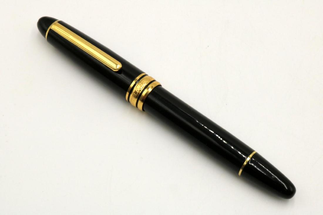 Mont Blanc Germany Fountain Pen: Mont Blanc (Montblanc) Germany Fountain Pen. Measures - 5 3/4" long.