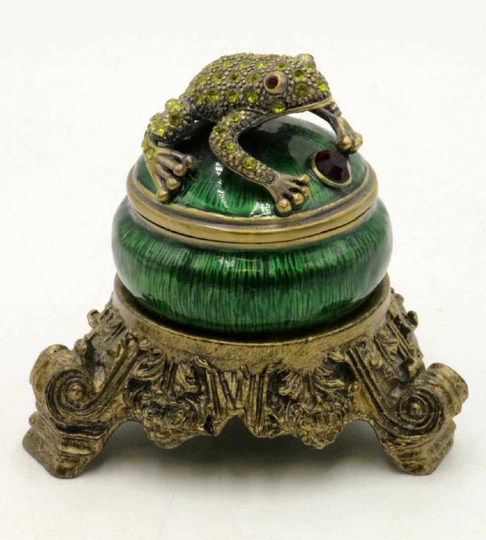 Perry Borrelli Enamel Frog Pill Box