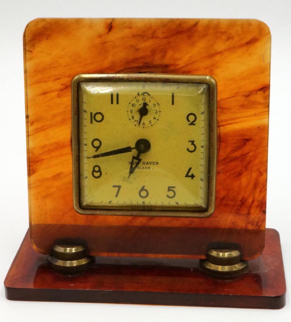 Vintage New Haven Lucite Clock (1 of 4)