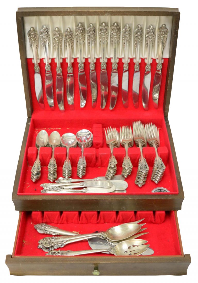 76 Pc. Wallace "Grande Baroque" Sterling Flatware Set: 76 Pc. Wallace "Grande Baroque" Sterling Silver Flatware Set. Service for 12, set contains 12 knives, 12 forks, 12 tea spoons, 12 salad forks, 12 butter spreaders, 12 soup spoons, 4 serving pieces. To
