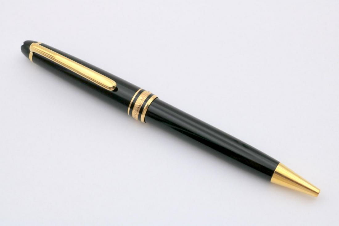 Mont Blanc German Pen Case: Montblanc Meisterstuck German Pen Case. Measures - 5 1/2" long. (no cartridge inside).