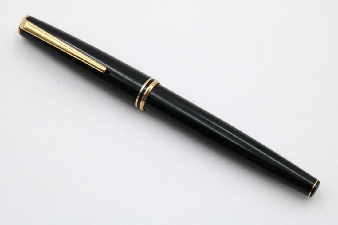 Montblanc Germany 14Kt Nib Fountain Pen: Mont Blanc Germany 14Kt Yellow Gold Nib Fountain Pen. Measures - 5 1/2" long.