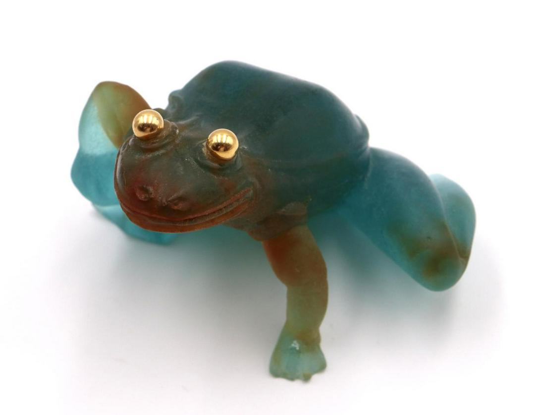 Daum France Crystal Frog: Daum France Crystal Frog. This piece is as is, missing a foot. Please see pictures. Measures - 2 1/2" high x 3 3/4" wide.