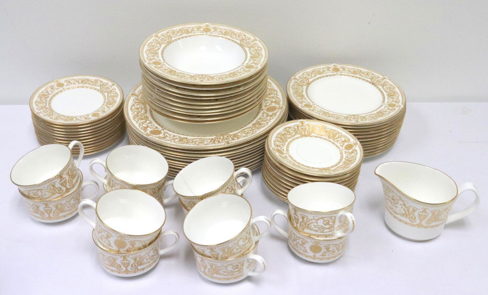 70 Pc. Royal Worcester "Hyde Park" China Set: 70 Pc. Royal Worcester "Hyde Park" China Set. Set contains 12 dinner plates, 12 salad plates, 10 soup bowls, 12 bread and butter plates, 12 cups, 11 saucers and 1 creamer.