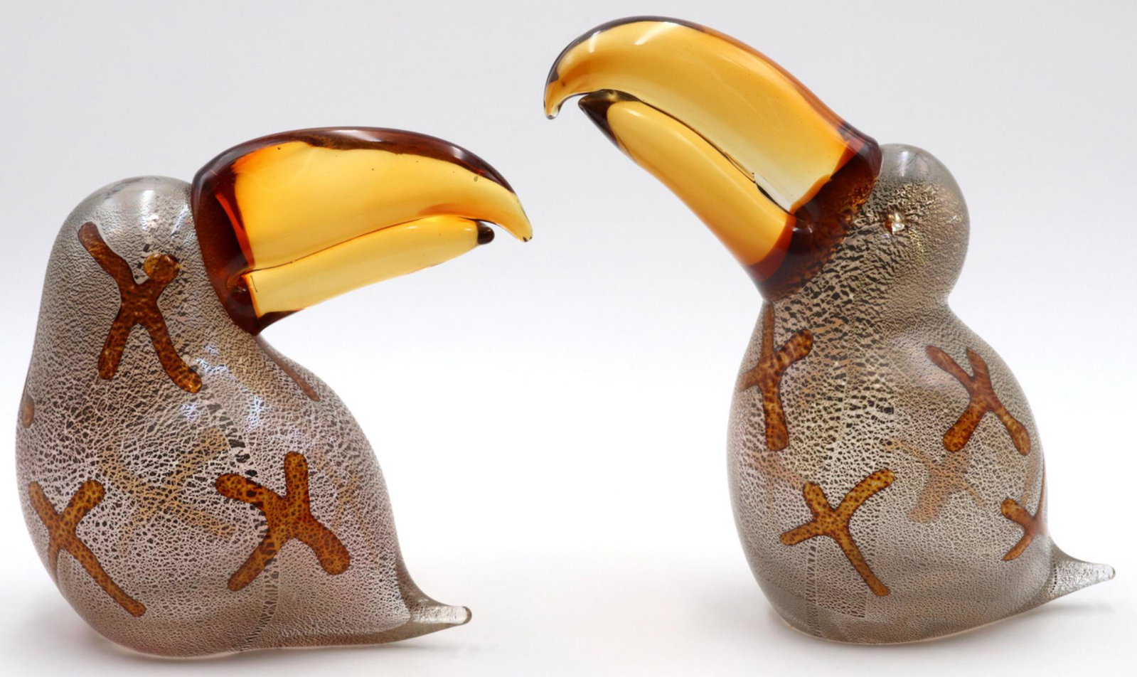 Luigi Mellara Italian Murano Toucan Sculptures: Luigi Mellara (Italian, 20th Century) Italian Murano Art Glass Toucan Sculptures. Measures approx. - 8" - 9 1/2" high, 8 1/4" - 9" wide.