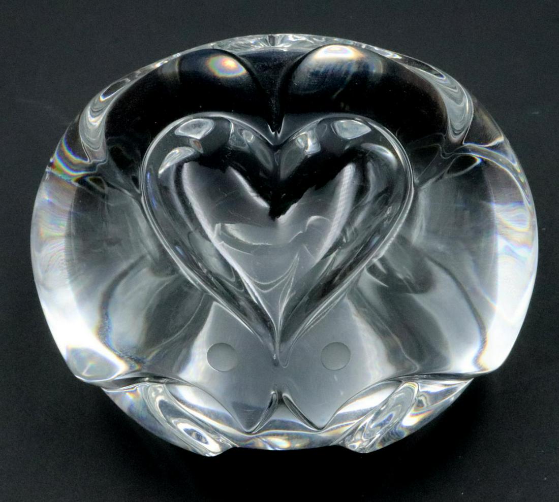 Steuben "Turtle Doves" Crystal Paperweight: Steuben "Turtle Doves" Crystal Paperweight. Measures approx. - 3" long.