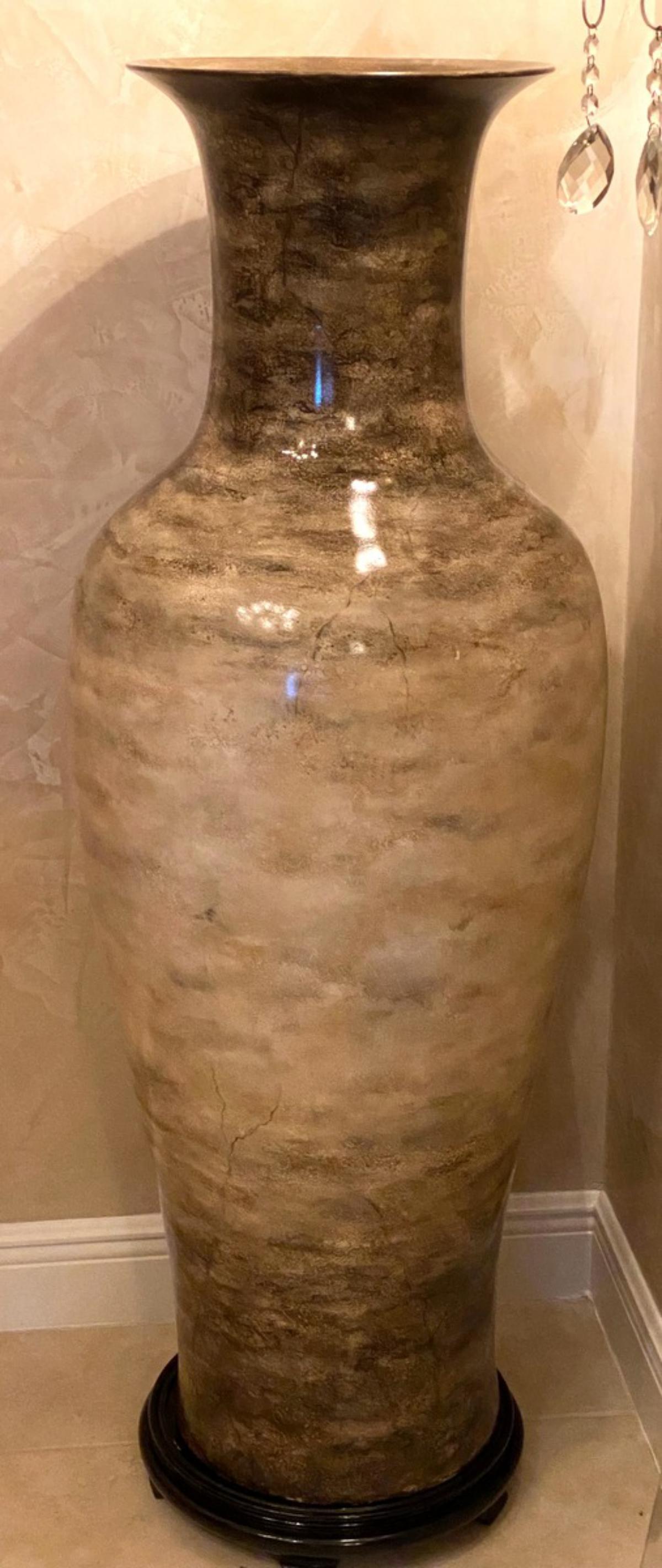 Large Contemporary Vase (1 of 3)