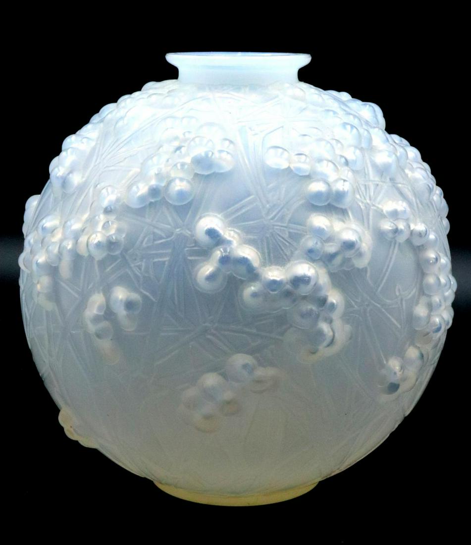 Rene Lalique "Druide" Crystal Vase (1 of 4)