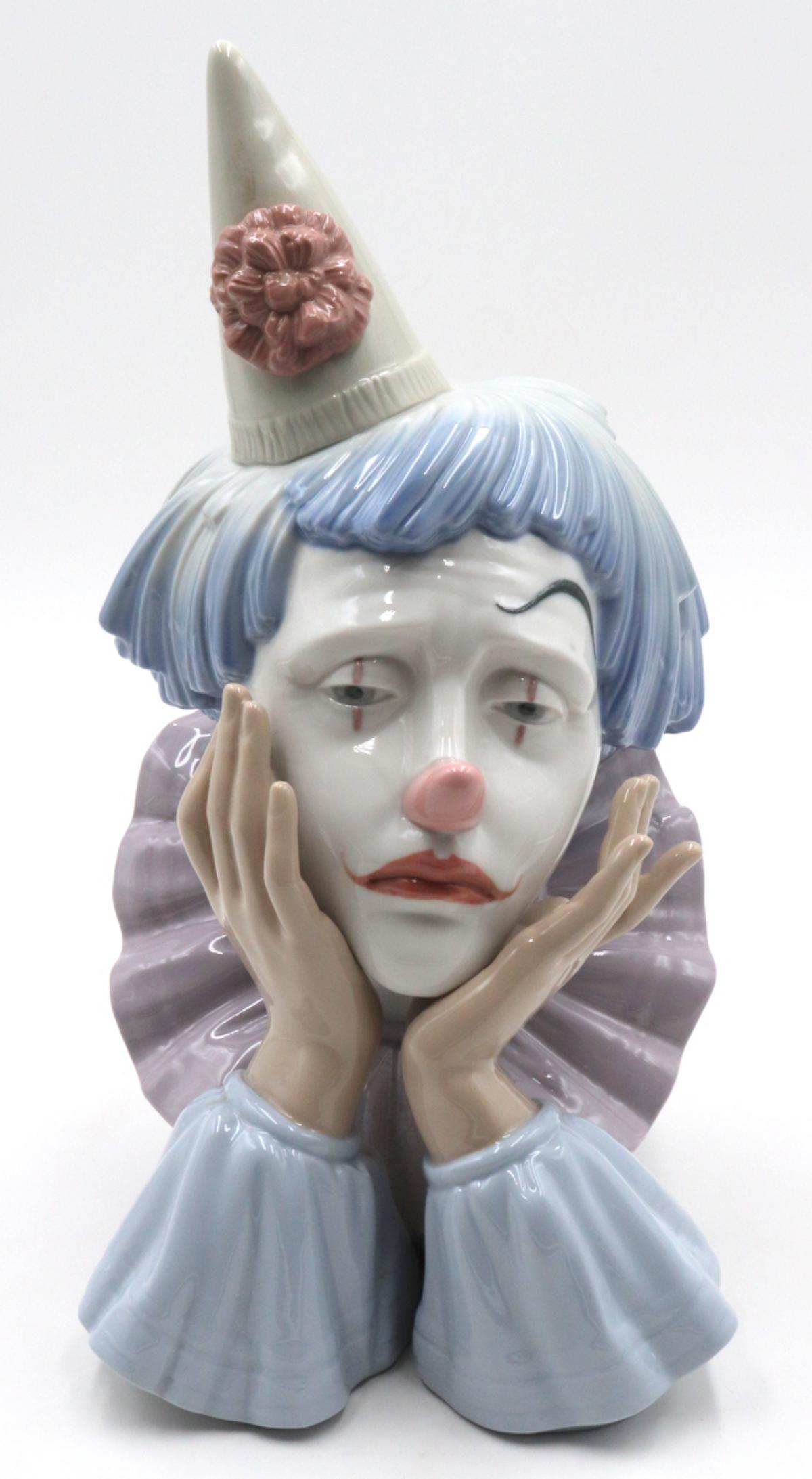 Lladro "Jester" #5129 Porcelain Figure (1 of 2)