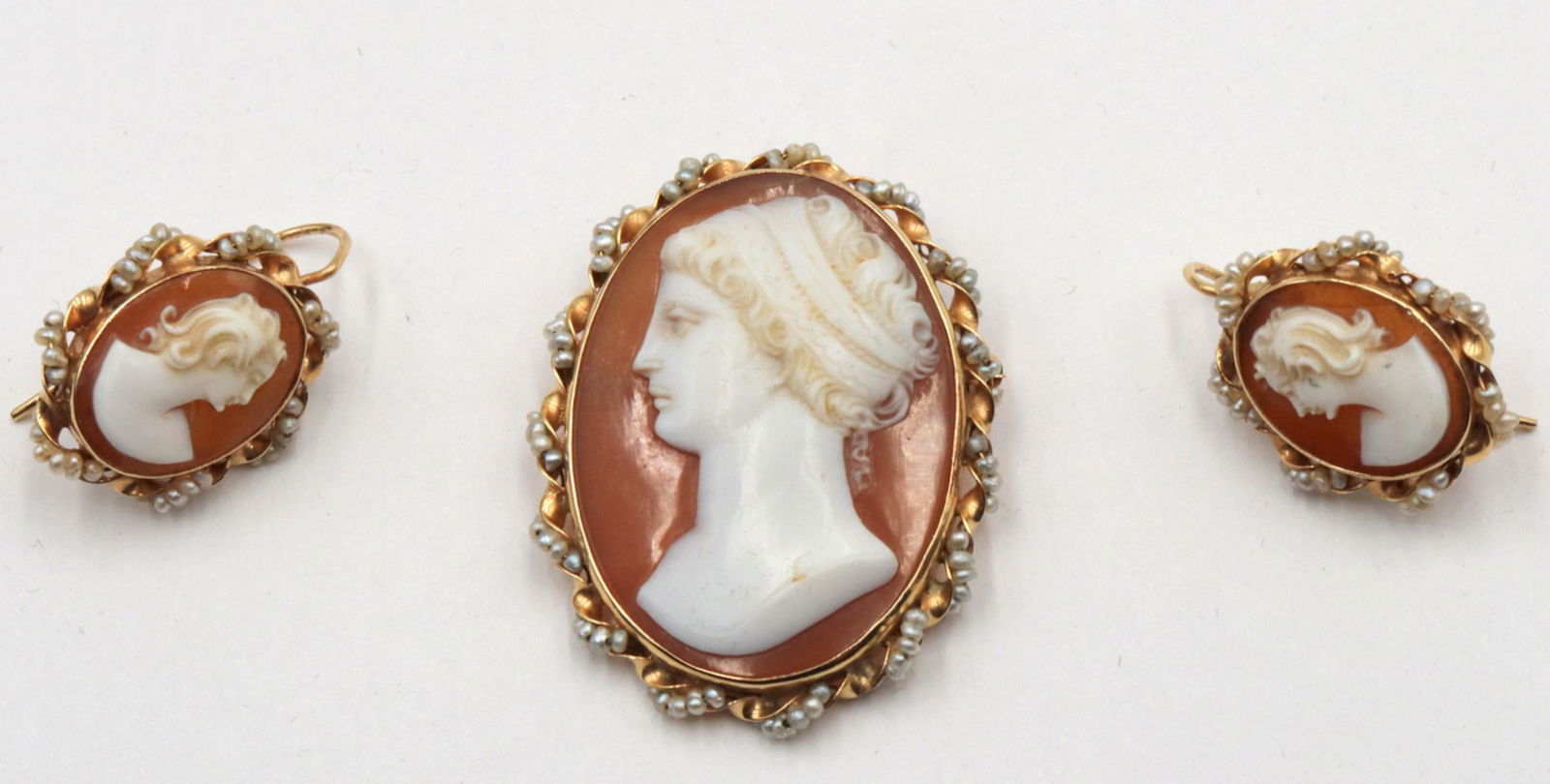 14Kt Yellow Gold Cameo Suite (1 of 2)