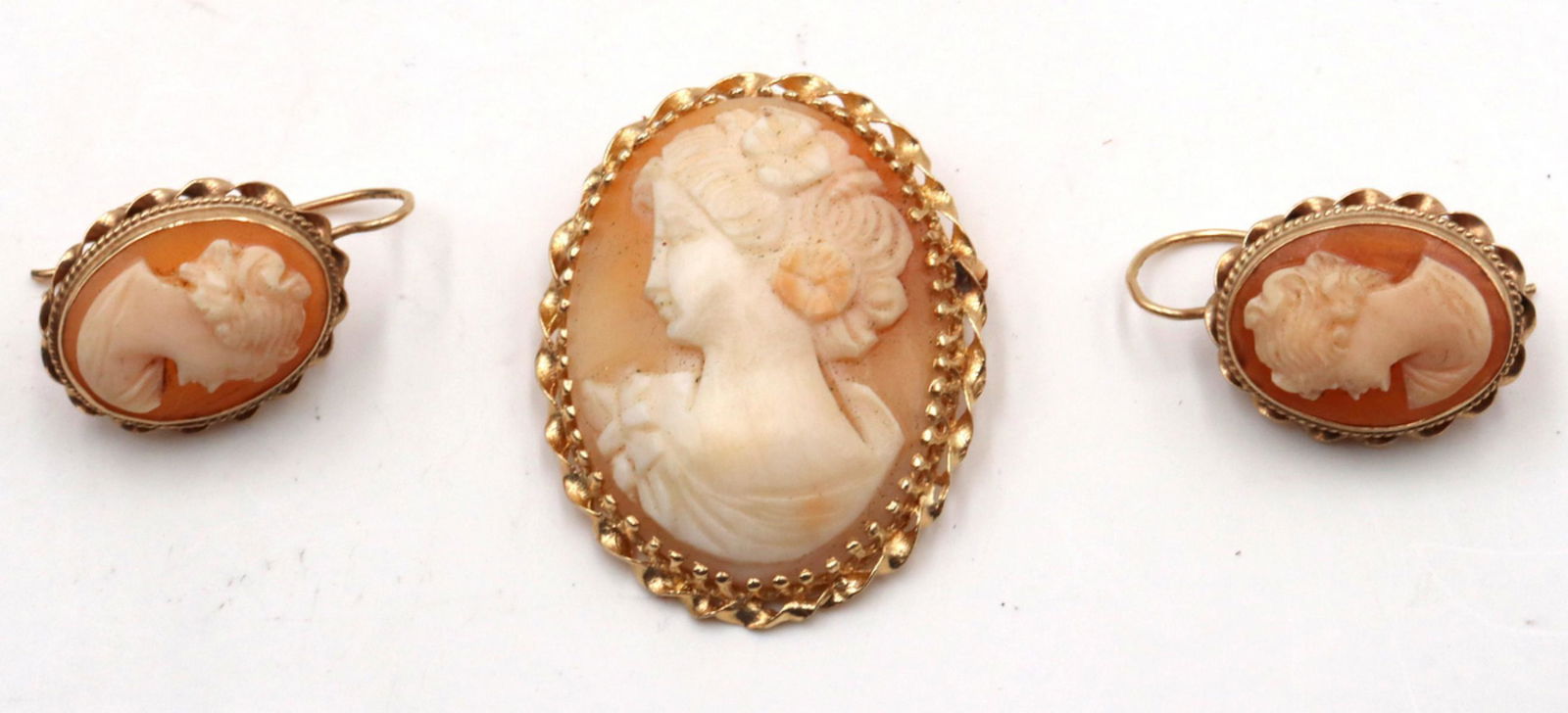 14Kt Yellow Gold & Cameo Suite (1 of 2)