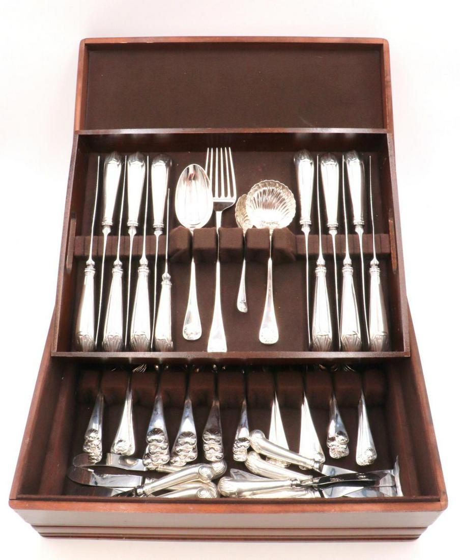 77 Pc. Stieff "Williamsburg Shell" Sterling Flatware Set (1 of 8)